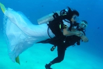 Sposarsi sotto gli abissi del mare