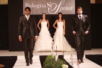 Sfilata di abiti da sposa durante Bologna Sì Sposa