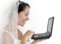 Sposa al computer che organizza il matrimonio con LeMieNozze.it