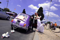 Sposi con la macchina da cerimonia - Nozze ad Ogni Costo 2014