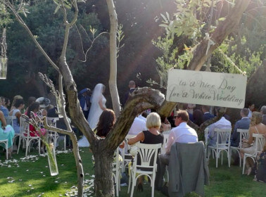 Matrimonio con rito civile in giardino