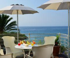 Royal Hotel Sanremo - La terrazza con vista mare