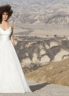 Angela Pascale Spose - Vestito da sposa linea A con ampia cinta stretta in vita