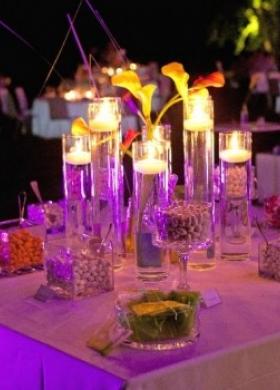 Decorazioni con candele per il tavolo della confettata