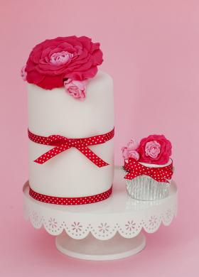Wedding cake a cilindro e cupcake