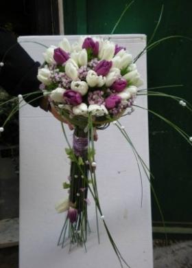 Bouquet per la sposa a gambo lungo