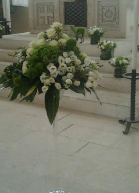 Addobbo floreale per la cerimonia in chiesa