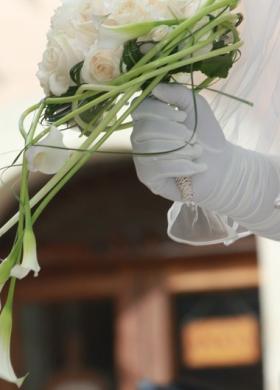Il bouquet della sposa di calle attorcigliate