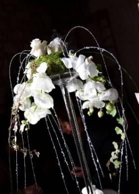 Cascata di fiori per il matrimonio