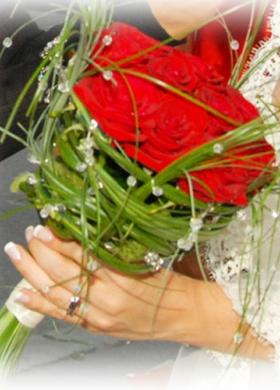 Bouquet particolare con rose rosse e brillantini