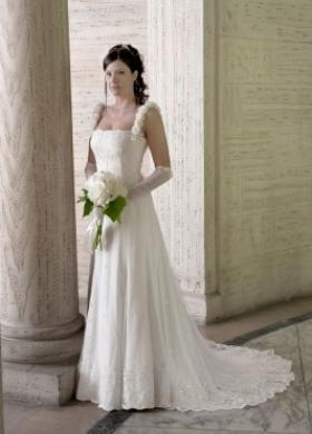 Vestito da sposa con applicazione di rose in tessuto sulle spalline