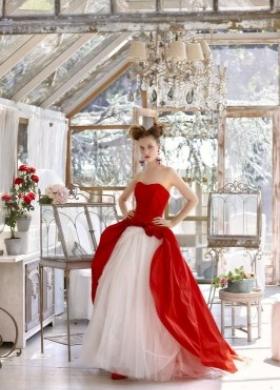 Abito da sposa rosso e bianco - Collezione Il Giardino incantato