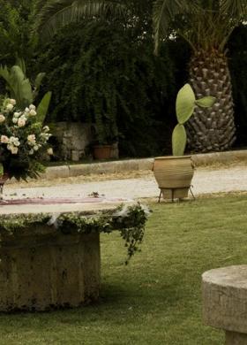 Fiori e addobbi con candele per il matrimonio a Cisternino