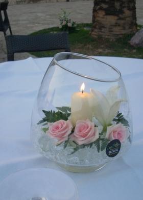 Centrotavola fiori e candele per il matrimonio