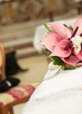 Bouquet per la sposa di anthurium rosa
