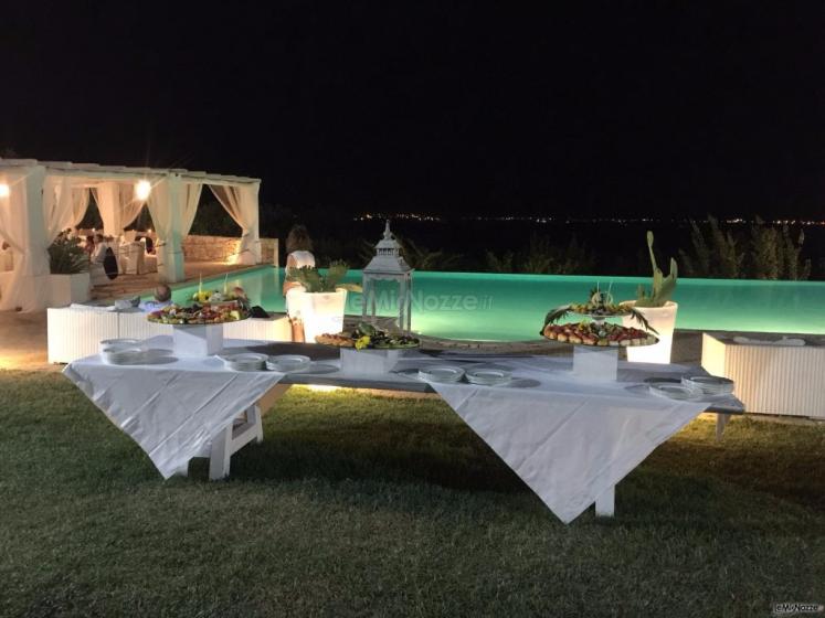 Masseria Santa Teresa - Il buffet a bordo piscina