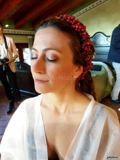 Tatiana Make up Artist - Il trucco per la sposa con particolare dell'acconciatura