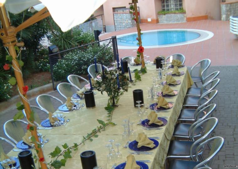 Tavolo esterno e mini piscina