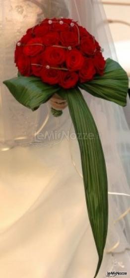 Bouquet di rose rosse per le nozze