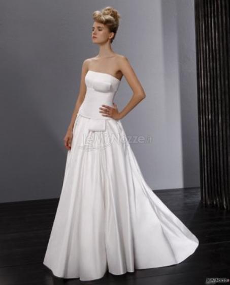 Abito da sposa senza spalline