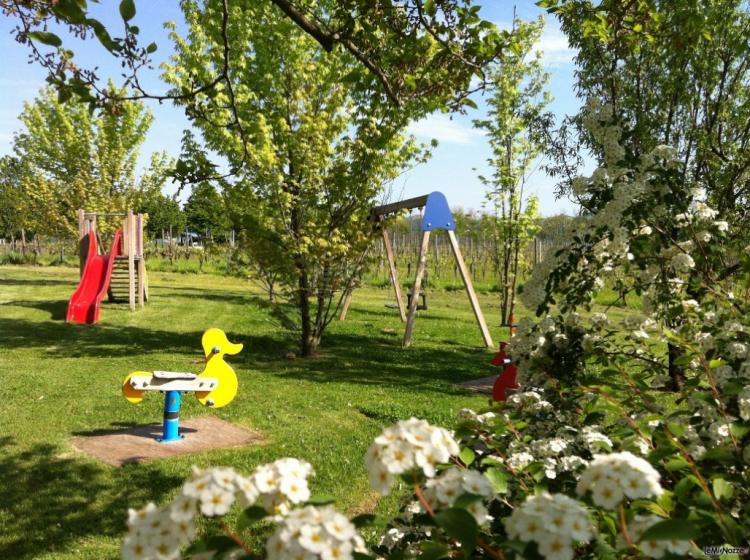 Zona giochi per i bambini al matrimonio