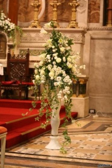 Addobbo floreale per il matrimonio in chiesa