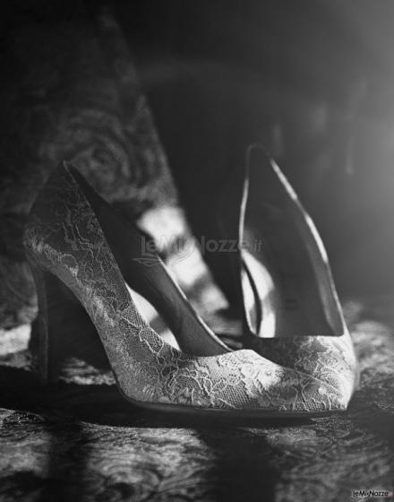 Christian Sciannamè Photo - Vestizione, Scarpe della Sposa