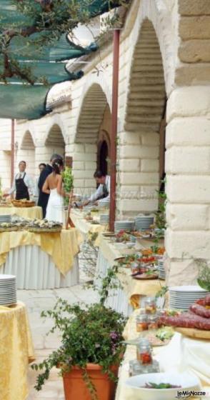 UNA Hotel Regina Bari - Antipasto di matrimonio servito in giardino