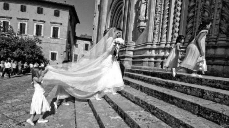 La sposa entra in chiesa