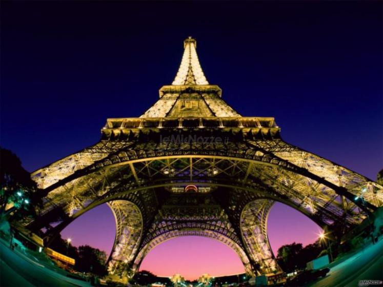 Luna di miele romantica a Parigi presso Teocle Viaggi