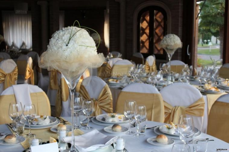 Allestimento matrimonio in giallo e bianco