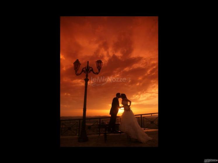 Sergio Milone Fotografo - Il bacio degli sposi al tramonto