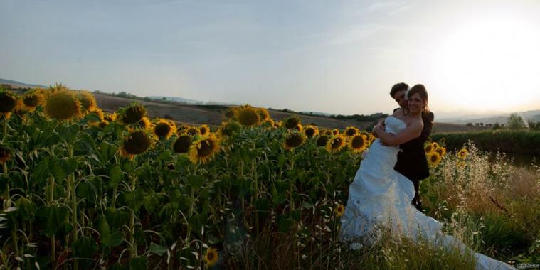 Sposi tra i girasoli - Fatimarte