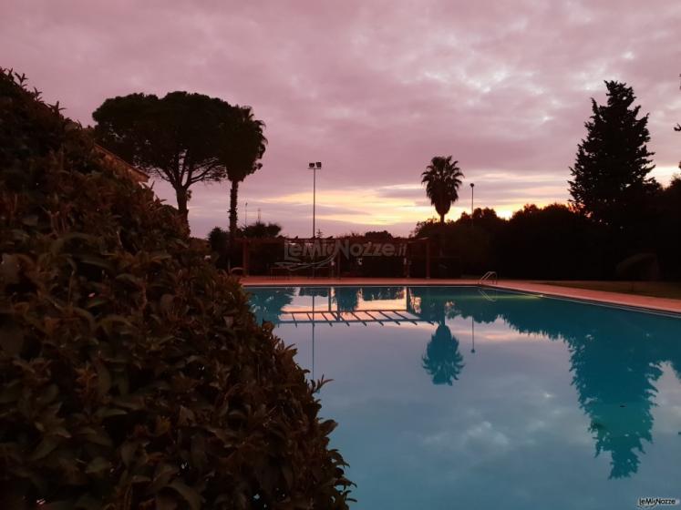 Antica Masseria Martuccio - La piscina al tramonto