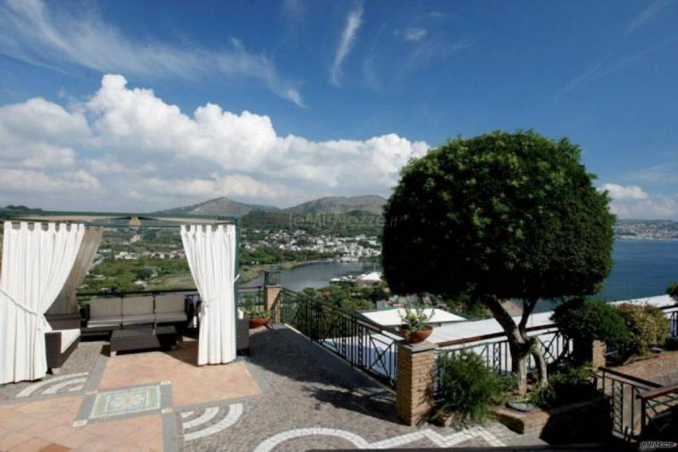 Terrazza con vista mare per matrimoni a Napoli