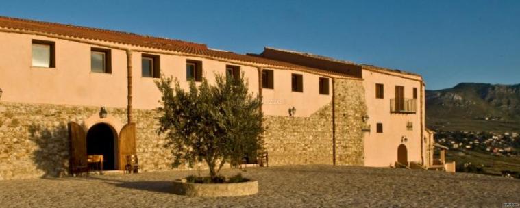 Agriturismo Masseria La Chiusa - Cortile esterno della masseria