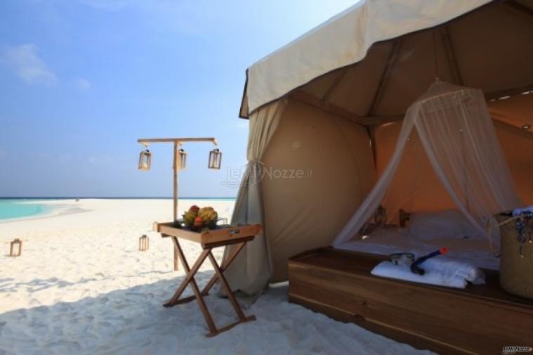 Tenda matrimoniale sulla spiaggia alle Maldive