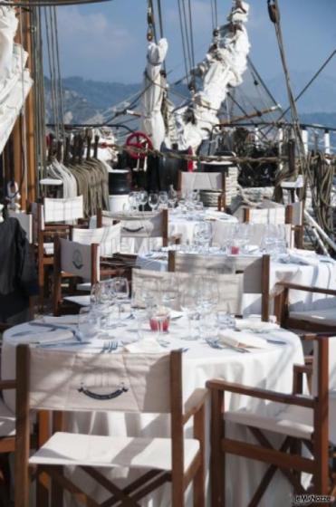 Tavoli per il matrimonio in mare
