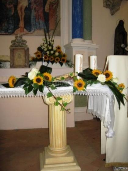 Decorazioni di girasoli per il matrimonio in chiesa