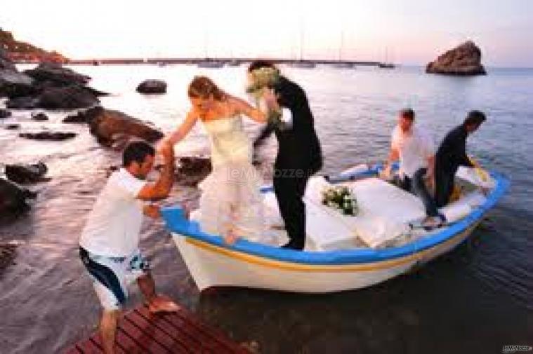 Hotel Le Calette - Gli sposi arrivano al ristorante direttamente dal mare