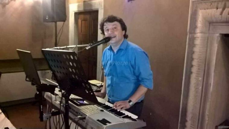 Paolo Musica per Matrimonio - Musica live e intrattenimento per il matrimonio a Reggio Emilia