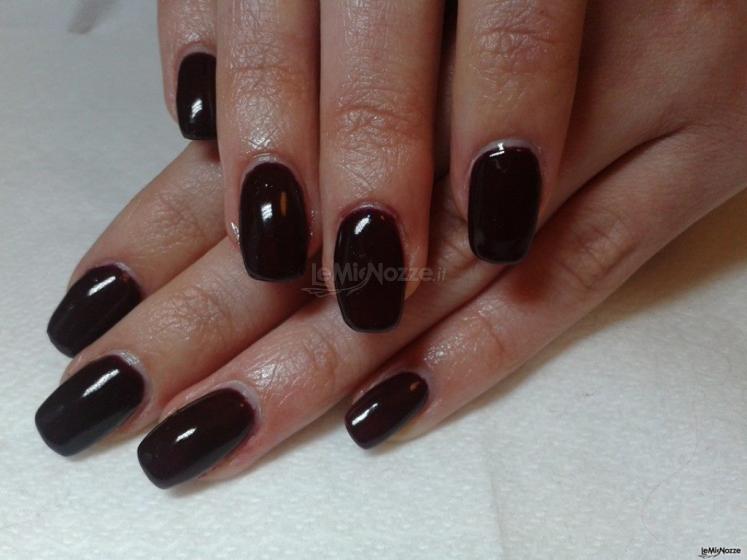 Allungamento in gel square angoli arrotondati monocolore - Mia Nail Artist