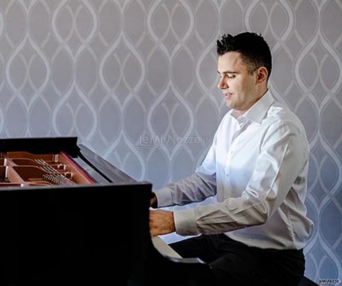 Diego Paltrinieri pianista per eventi - Musica per il matrimonio a Milano