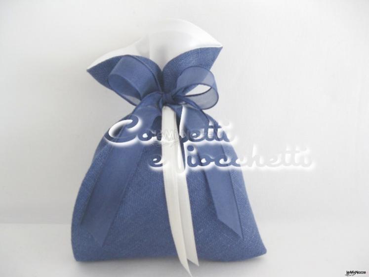 Sacchetto doppio petto in lino blu e raso bianco - Confetti e Fiocchetti