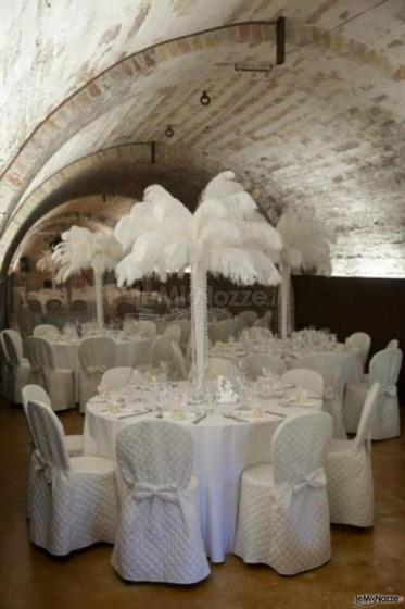 Allestimento di un matrimonio total white in cantina di CG Wedding Planner