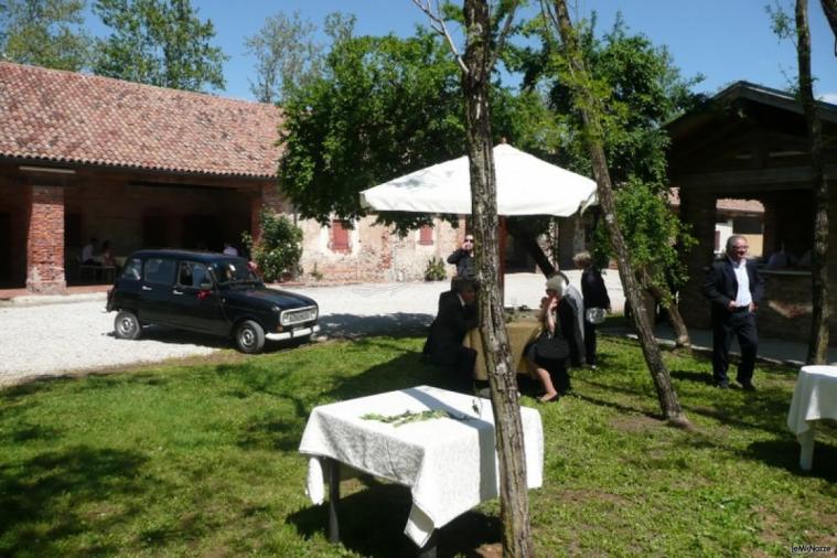 Antipasti di matrimonio serviti in giardino