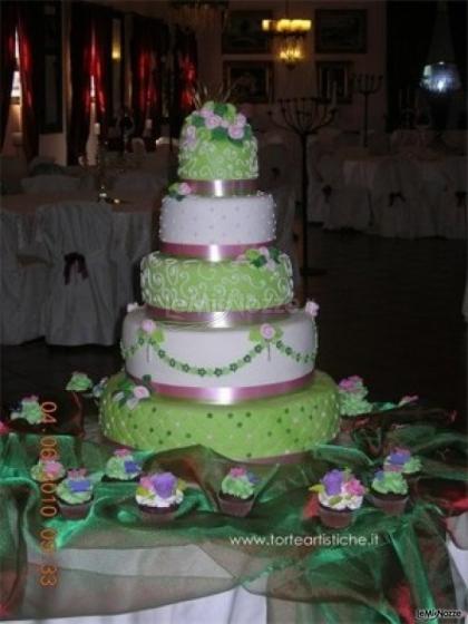 Torta nuziale in rosa e verde