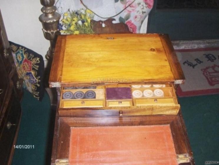 Tavolo inglese da gioco che diventa uno scrittoietto con cassettini, metà 1800 