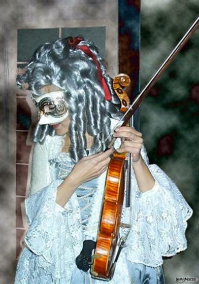 Costume veneziano e violino per il matrimonio