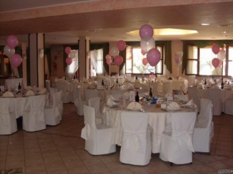 Allestimento con palloncini per il ricevimento di matrimonio